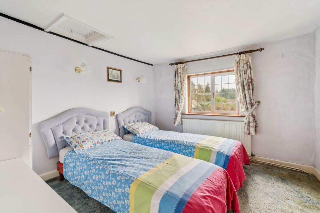House in Great Kingshill, Hughenden - More
