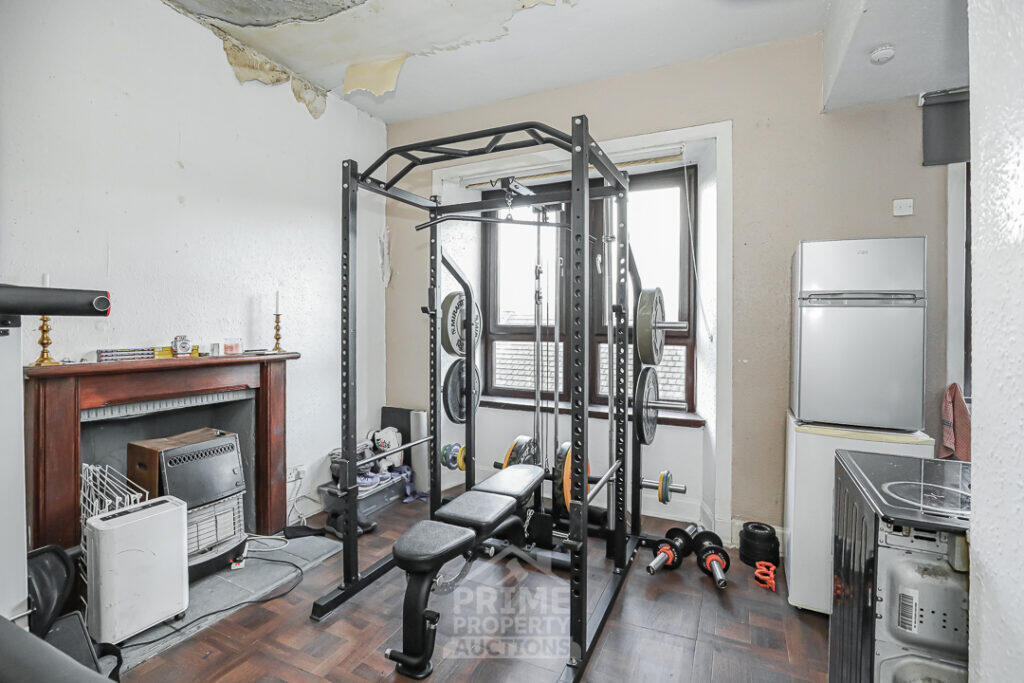 Apartment in Paisley, Renfrewshire - View 2