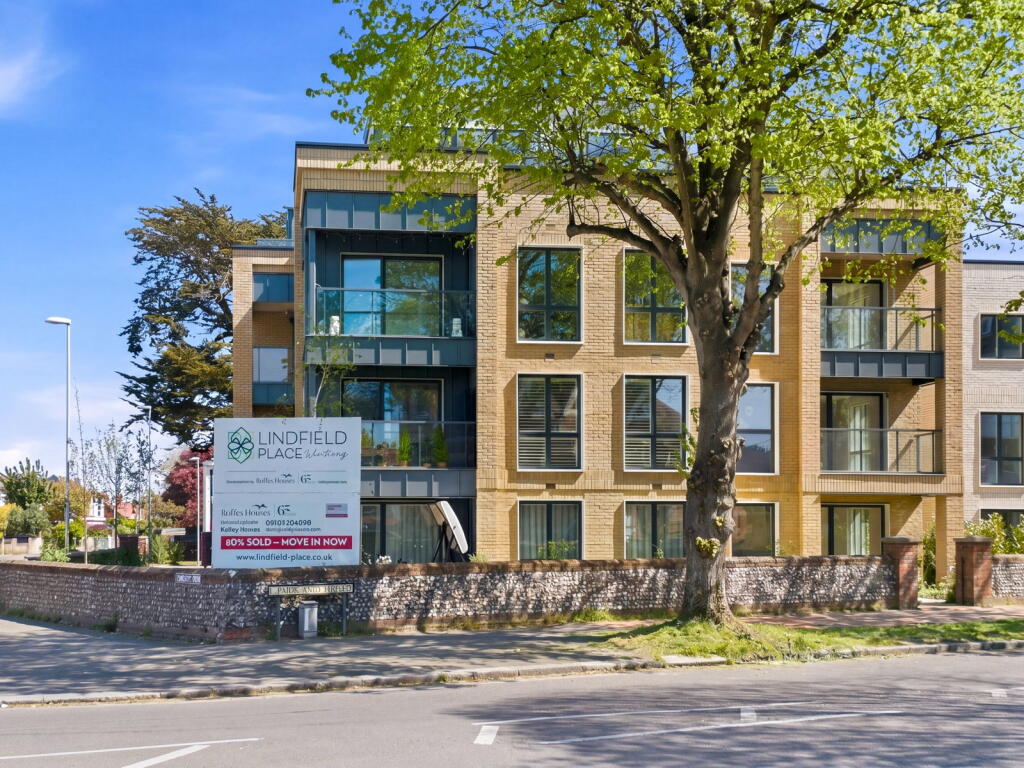 18 Farncombe Road, Worthing, BN11 2FQ