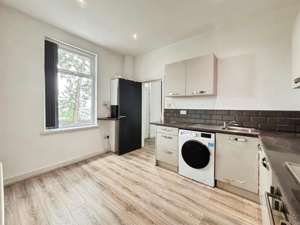 House in Bradford, West Yorkshire - View 3