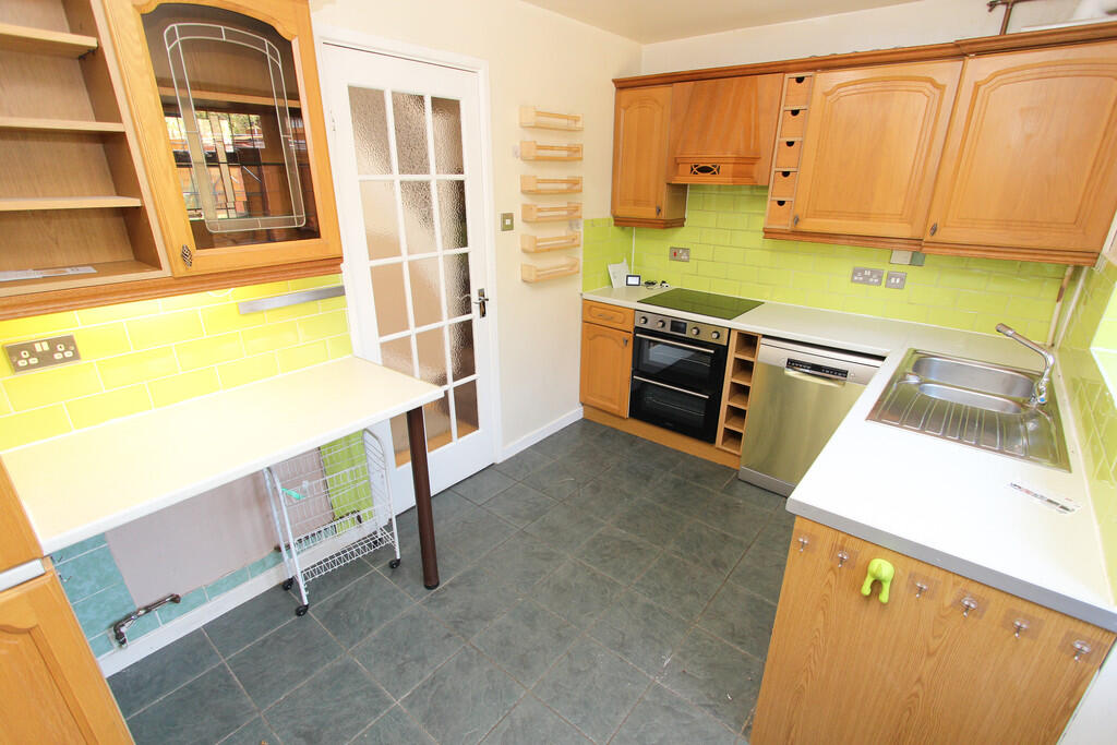 House in Greenhithe, Stone - View 3