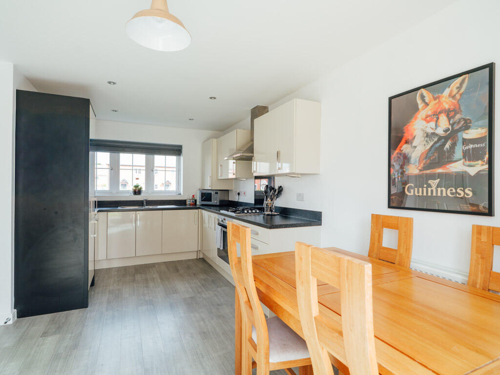 House in Worcester - View 5