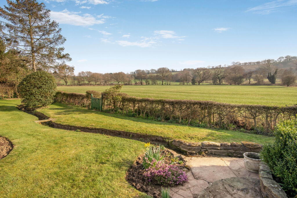 Collingham ~ Crabtree Green, LS22 photo 4