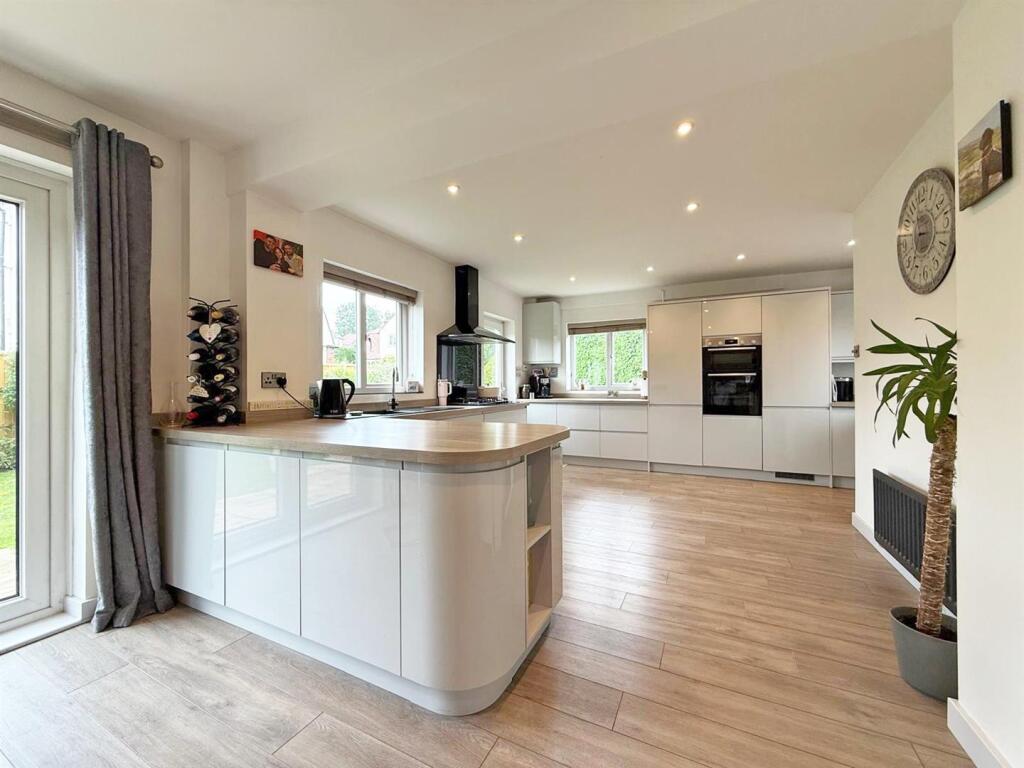 Westlands Road, Copthorne, Shrewsbury photo 3