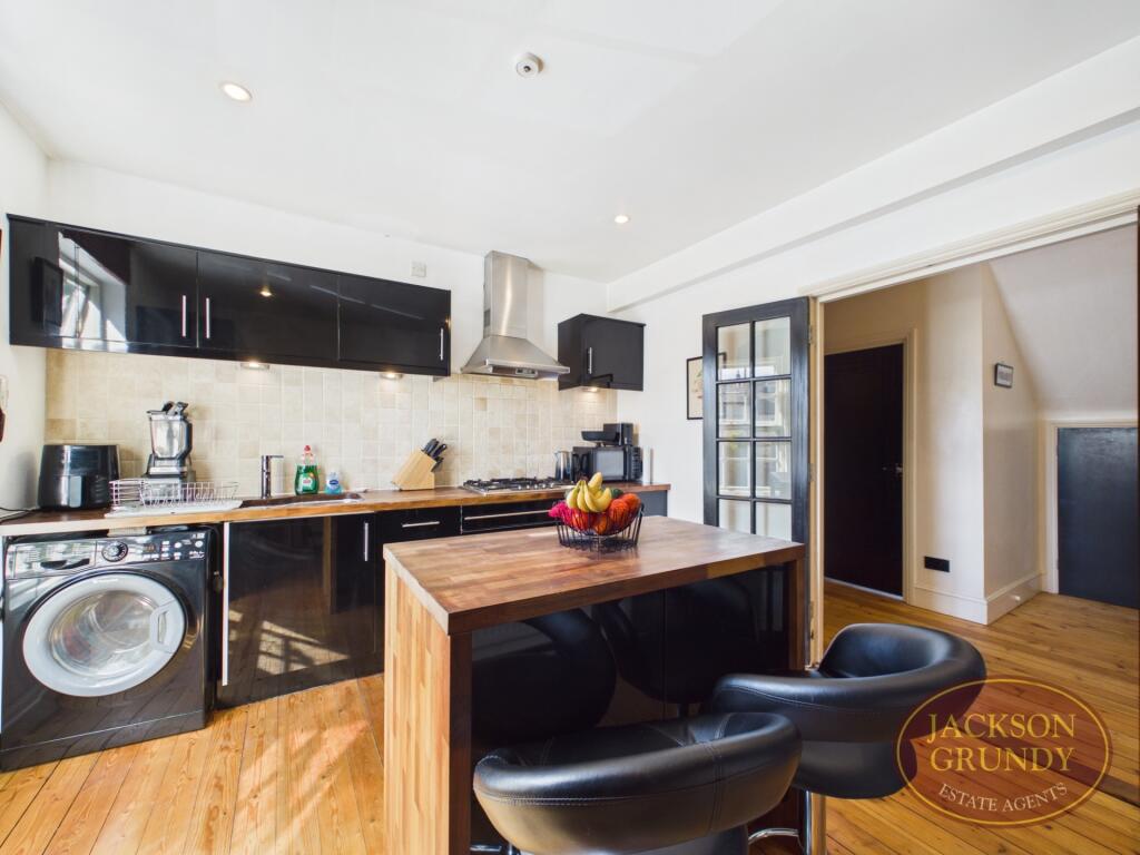 Apartment in Northampton - View 5