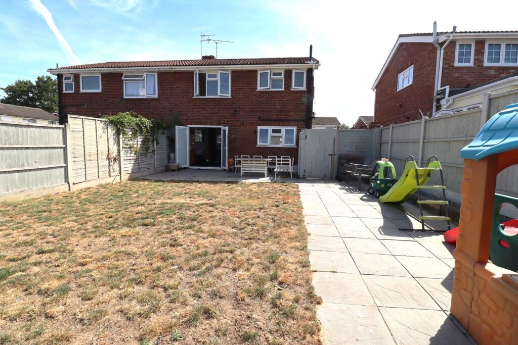 House in Castle Point, Essex - View 3