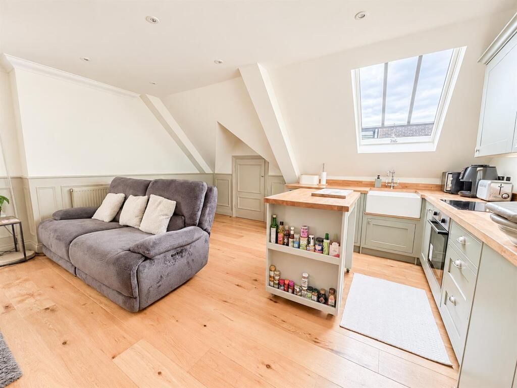 Apartment in Tonbridge - View 5