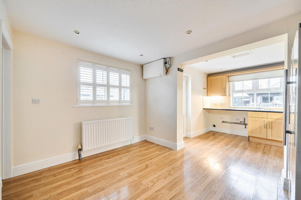 House in Widmer End, Terriers, Totteridge - More