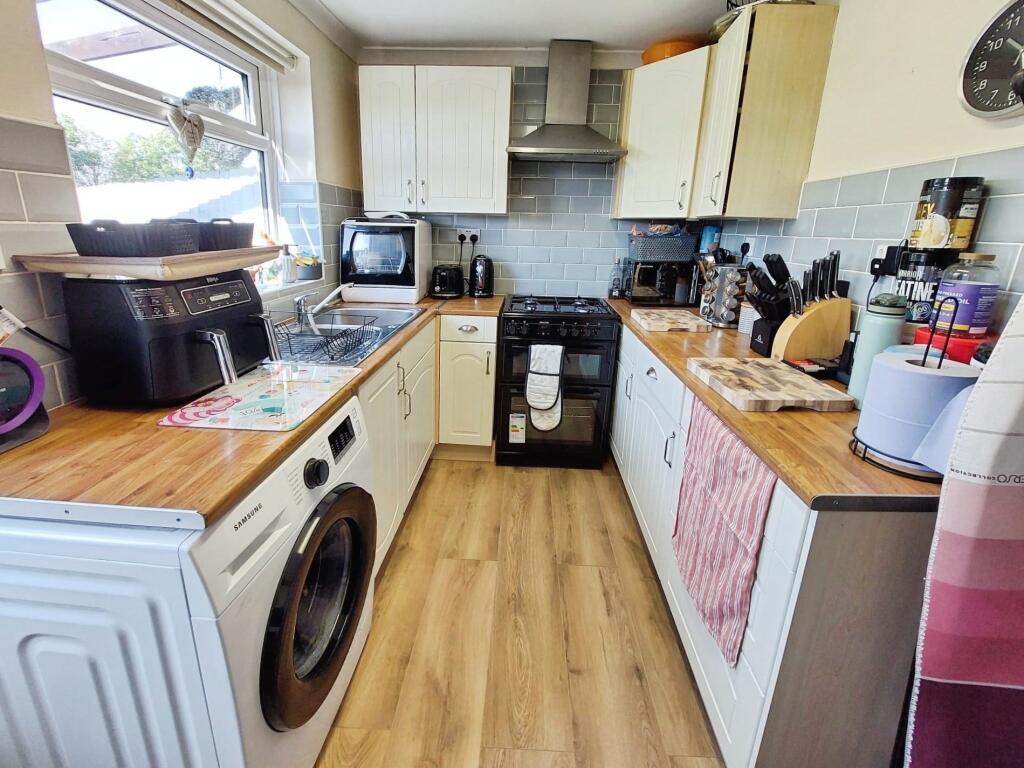 House in Bridgend, Brackla - More