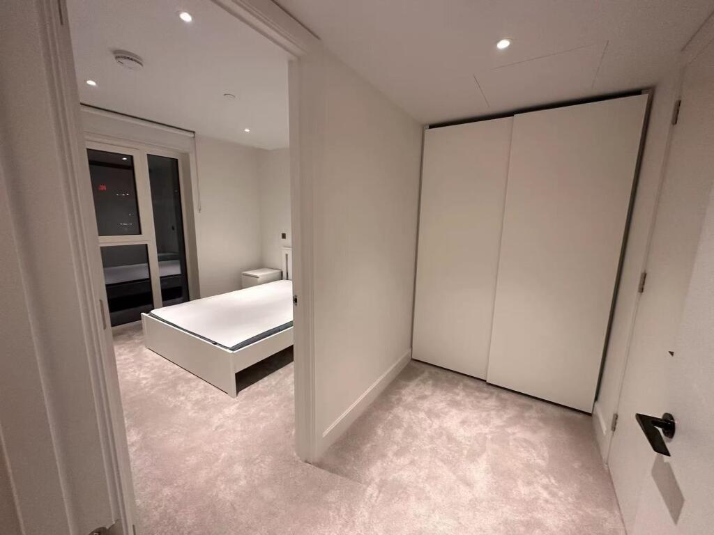 Cassini Apartments, White City Living, Cascade Way, White City, London W12 photo 4