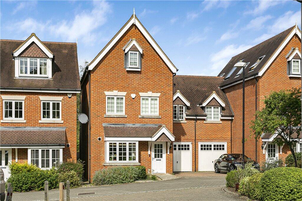 Main image of property: Brackendale Close, Englefield Green, Egham, Surrey, TW20