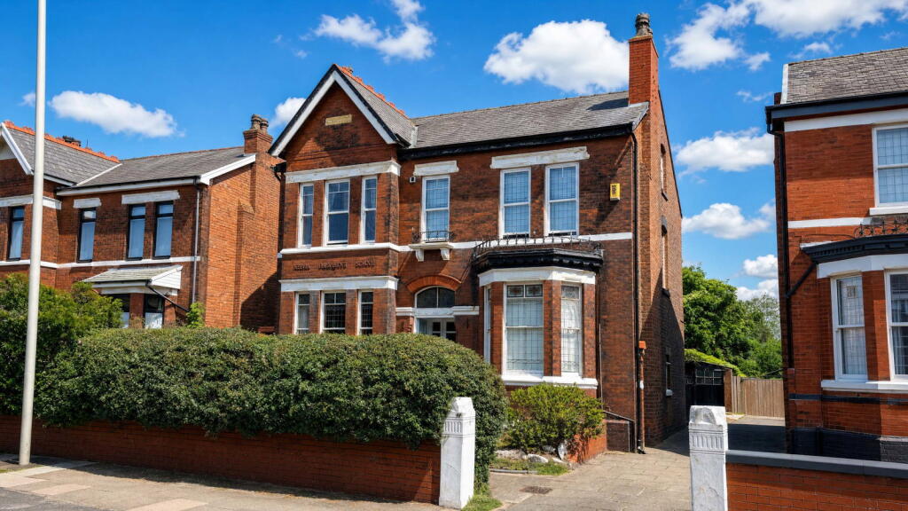 Main image of property: Liverpool Road, Southport, PR8 4NT
