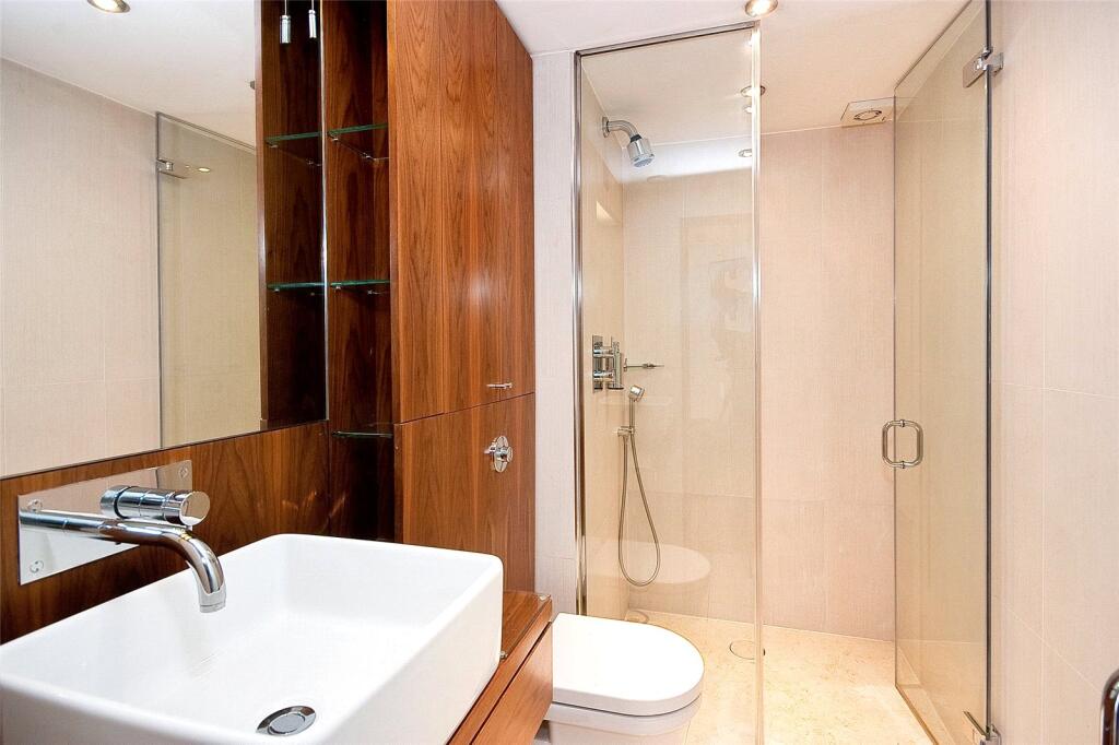 Apartment in London - View 5