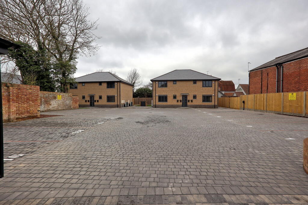 Main image of property: Coxs Yard, Braintree, CM7 2QH