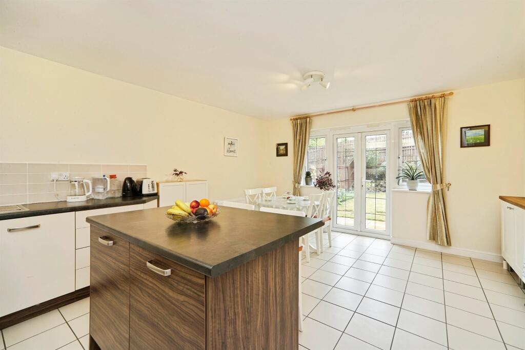 House in Leeds, West Yorkshire - View 2