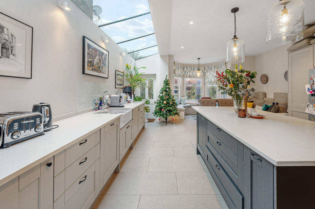 Main image of property: Weir Road, London, SW12