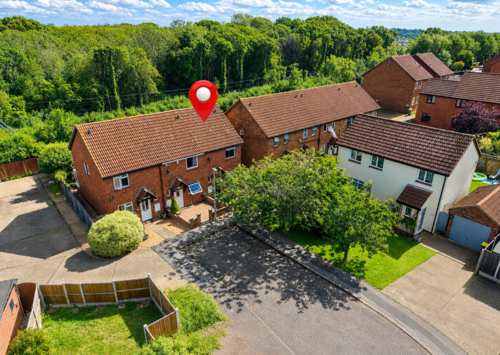 Main image of property: Romsey Close, Hockley, Essex, SS5 4XJ