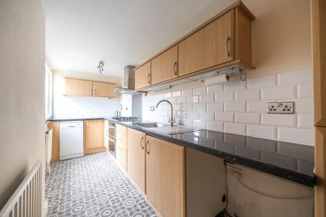 Livingstone Road, Newbury - View 6