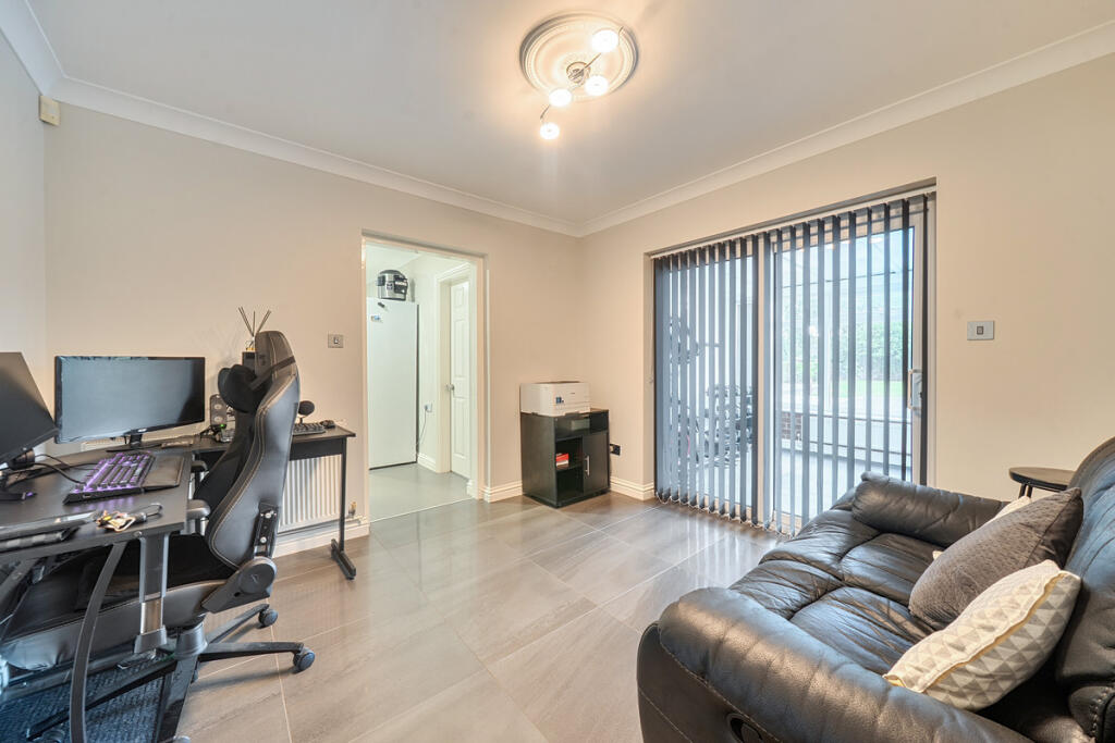 House in East Lindsey, Wainfleet St Mary - More