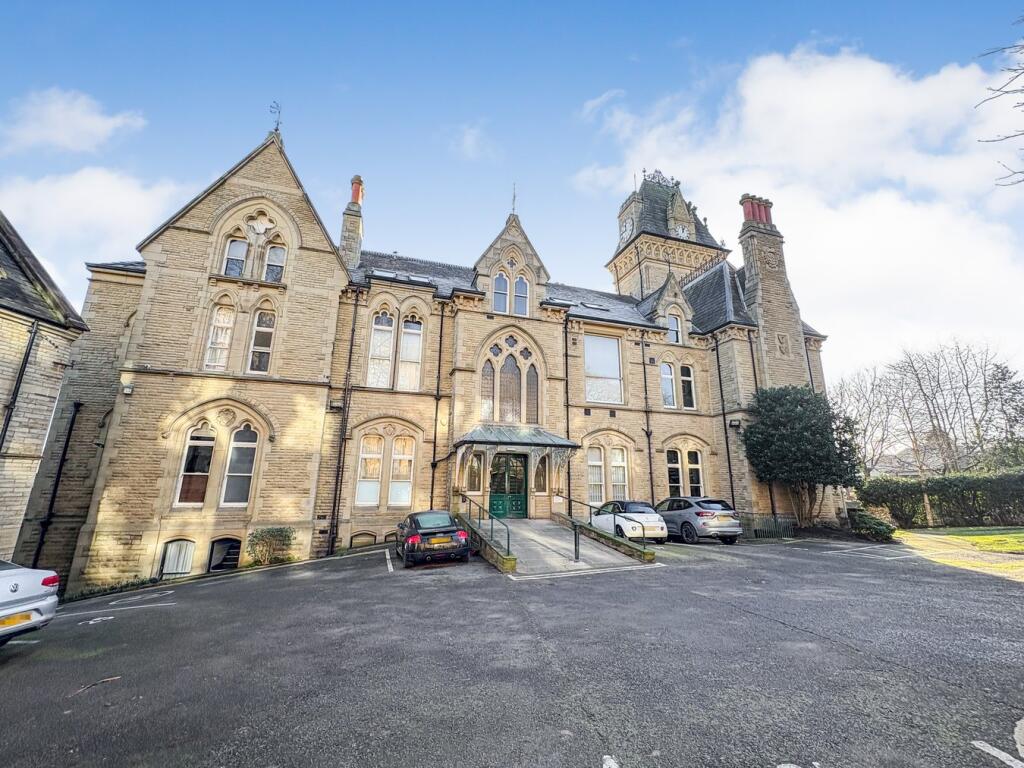 Main image of property: Halifax Road, Dewsbury, WF13