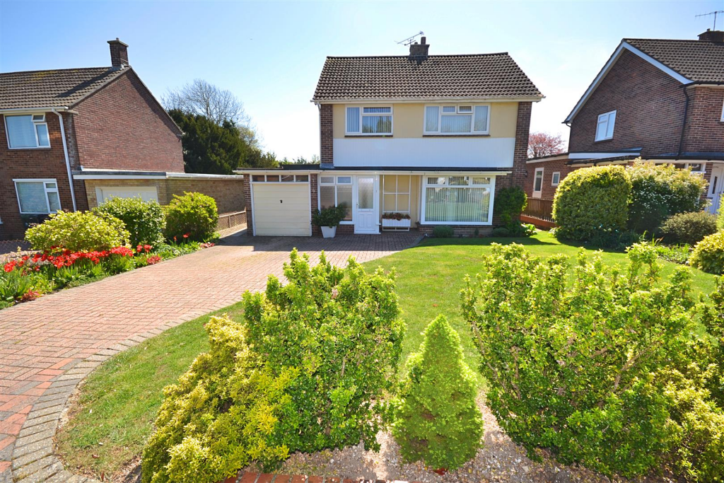 3-bed detached on Kingsbere Crescent, Dorchester, £515,000
