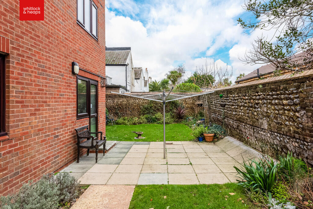 Apartment in Hove, Brighton and Hove - View 5