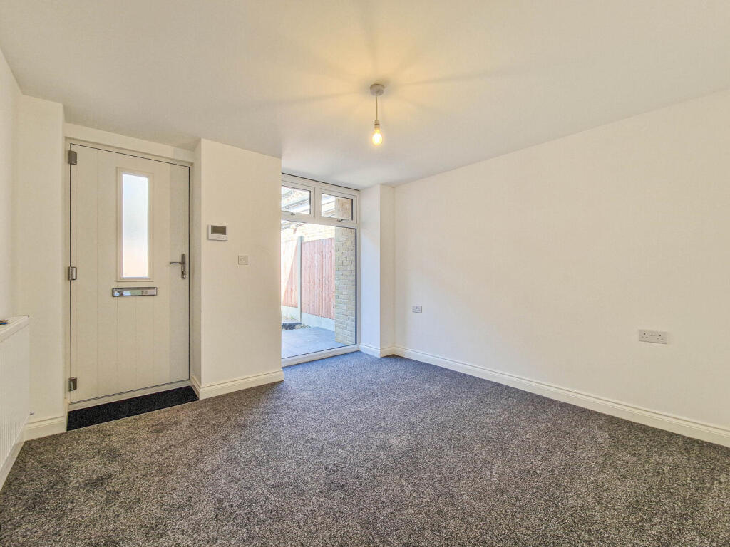 House in Southend-on-Sea - View 3