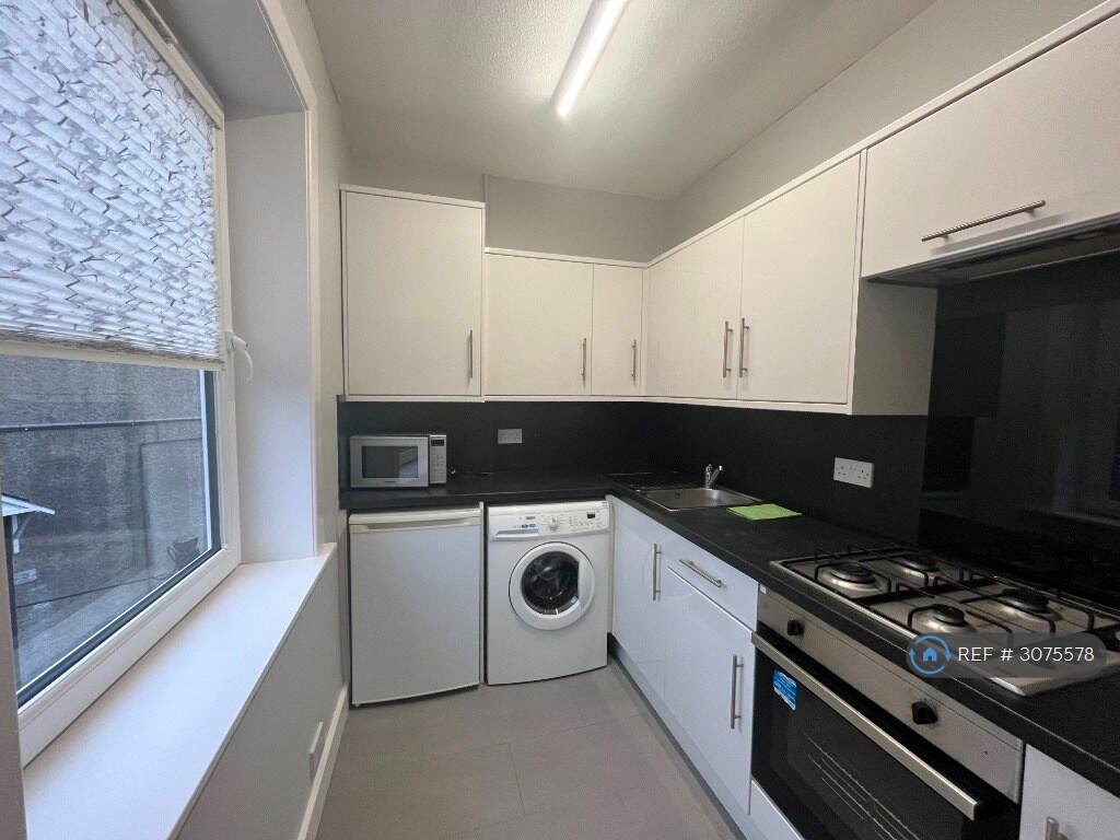 Apartment in Edinburgh - View 5