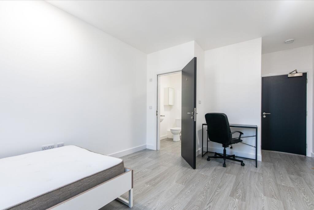 Apartment in Nottingham, Rainbow Quarter, St Ann's - View 3