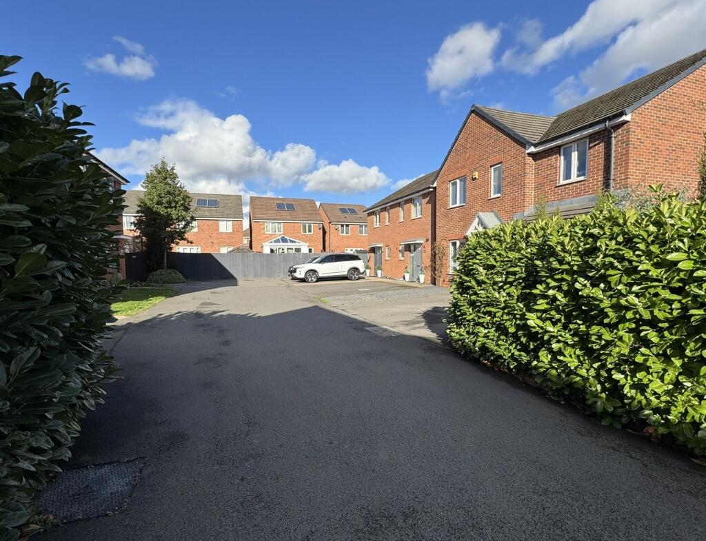 Lakelot Close, Willenhall photo 3