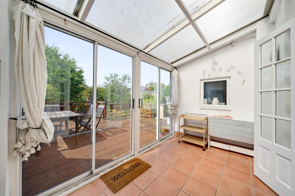 House in London, Eltham Park, Well Hall - View 5