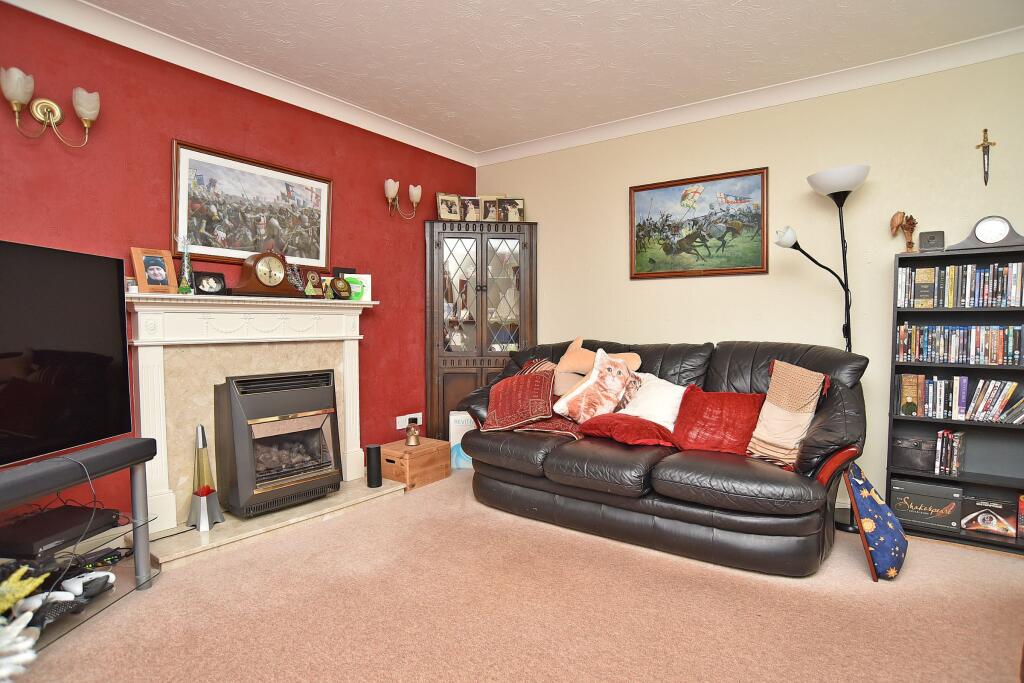 Rievaulx Close, Knaresborough photo 2
