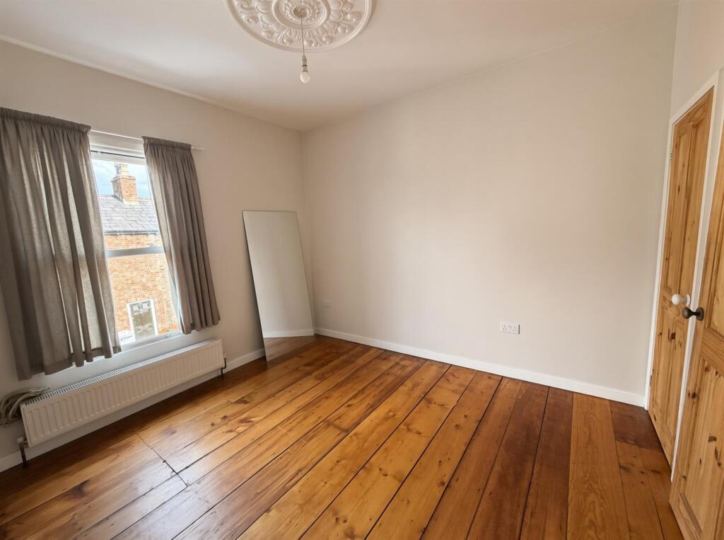 House in Macclesfield, Moss Rose - More