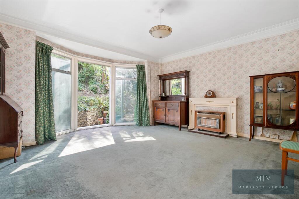 Mitchley Avenue, Purley photo 3