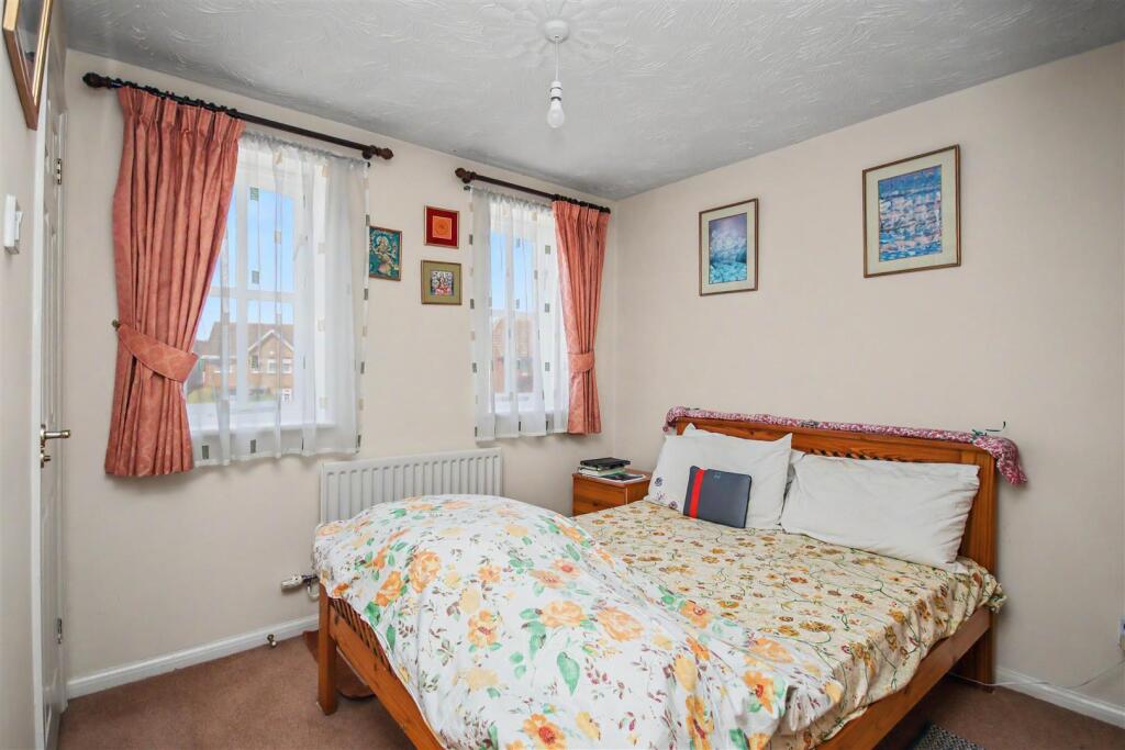 NN10, Fuchsia Way, Rushden - More