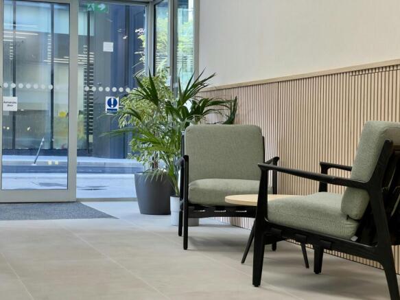 Dukes Place - Entrance seating