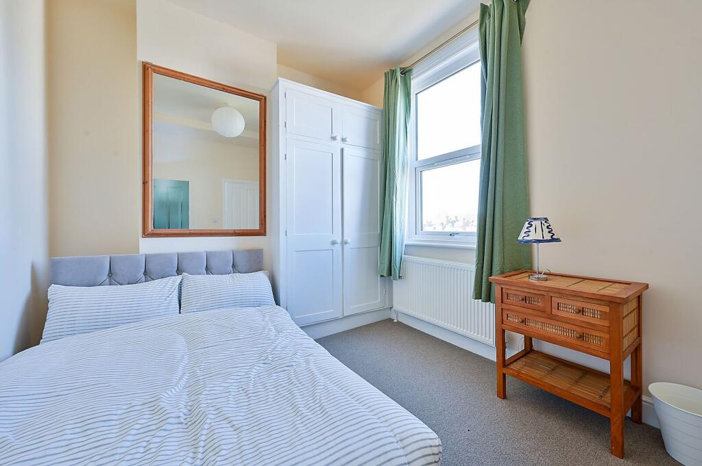 4 bedroom terraced house for rent