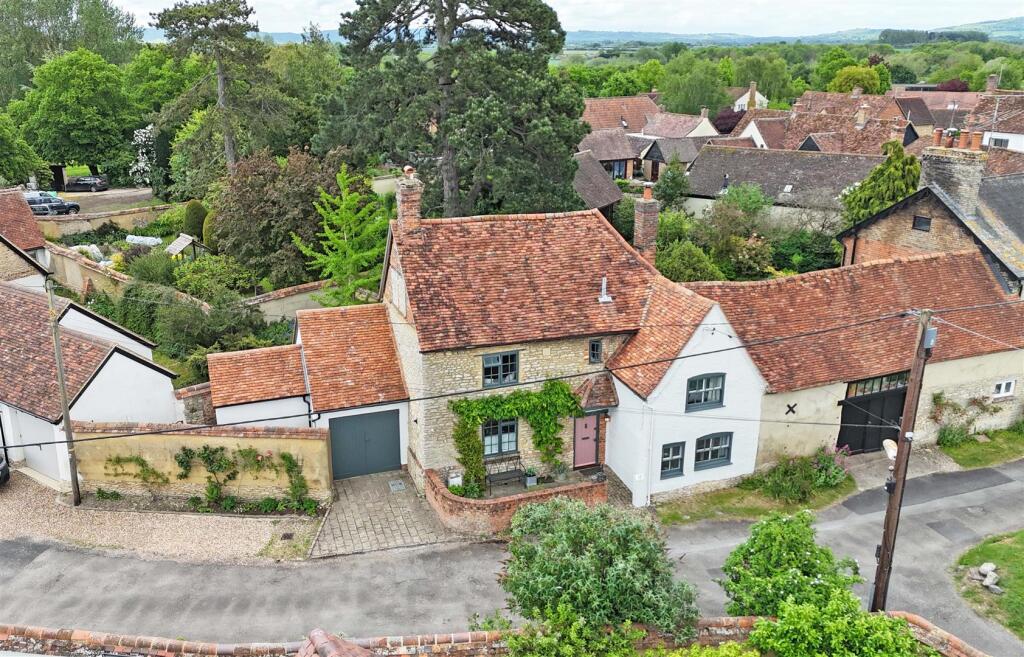 Main image of property: Haddenham, Buckinghamshire