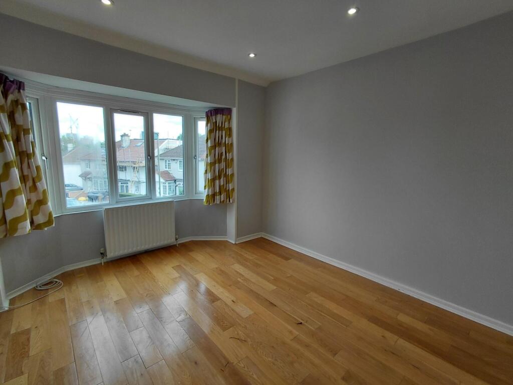 House in London - View 2
