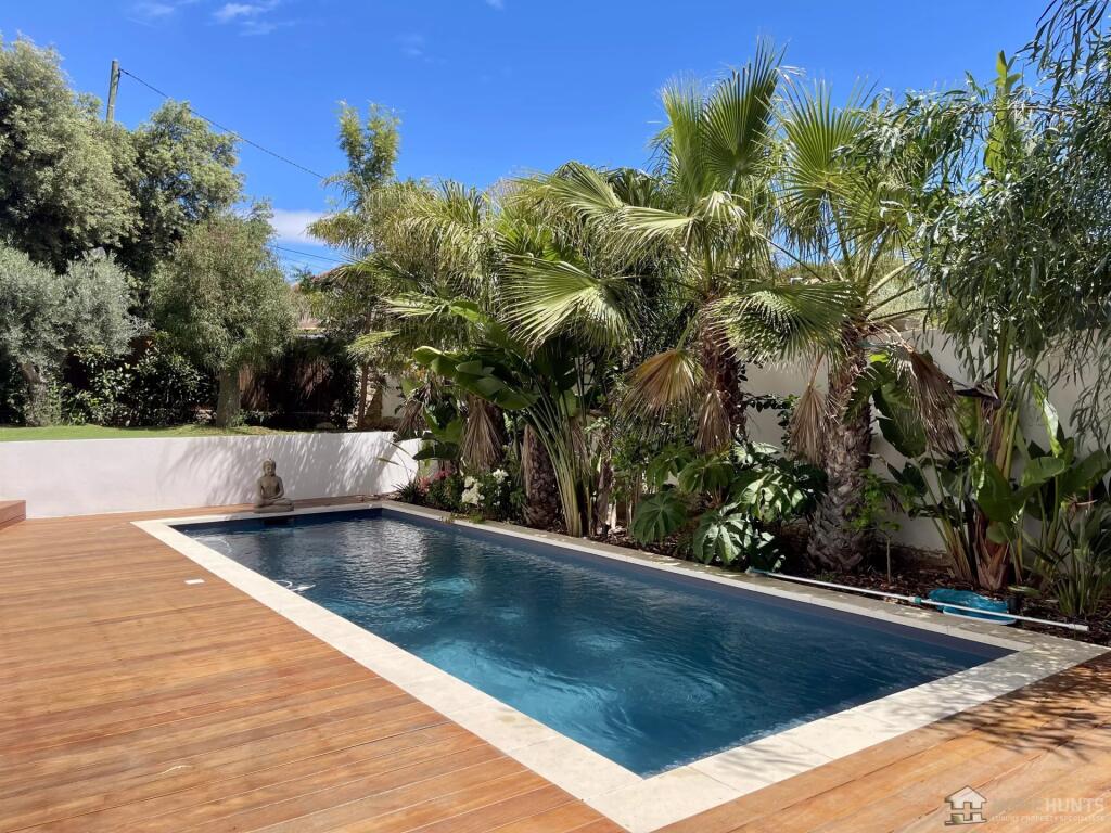 Main image of property: Provence-Alps-Cote d`Azur, Var, Bandol