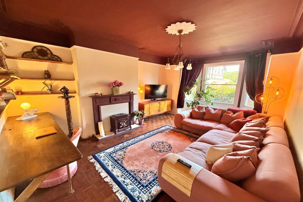 House in Manchester, Old Trafford - View 4