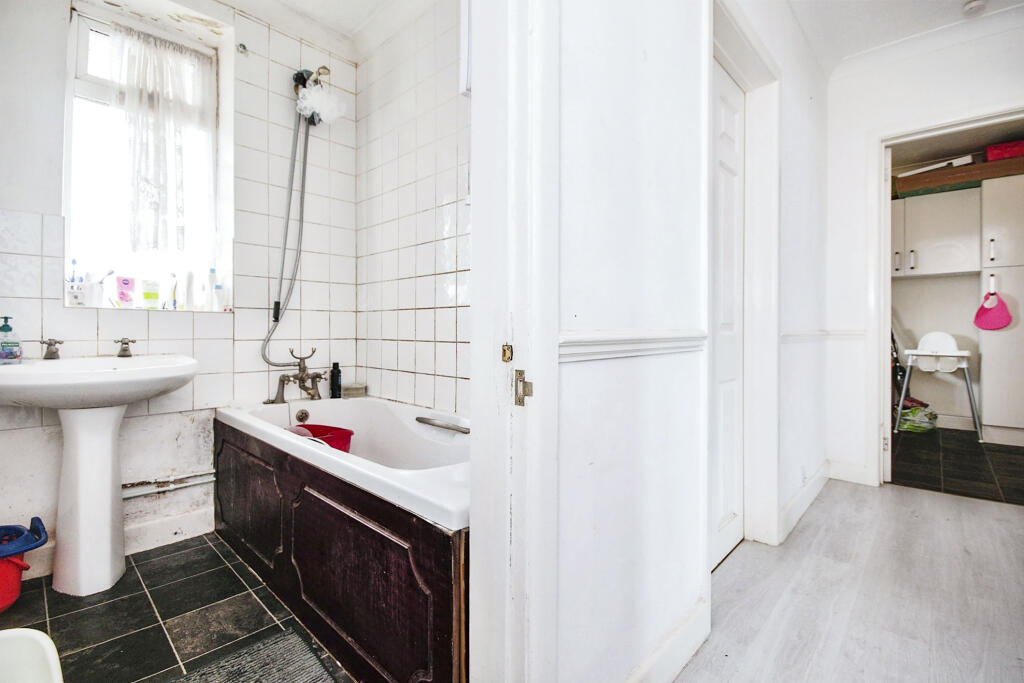 Apartment in Bournemouth - More