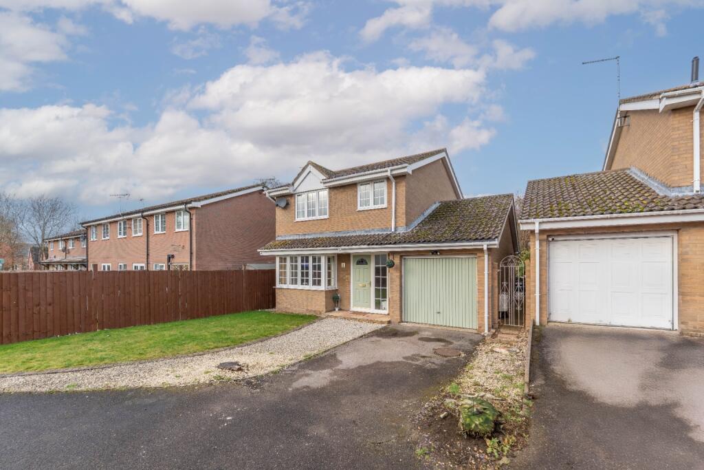 Main image of property: Hamden Way, Papworth Everard, Cambridge, Cambridgeshire, CB23 3UG