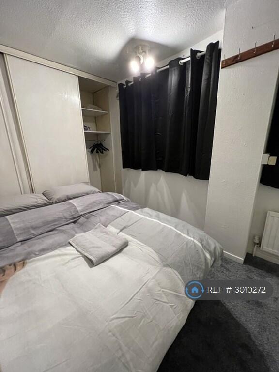 Main image of property: Beehive Lane, Basildon, SS14