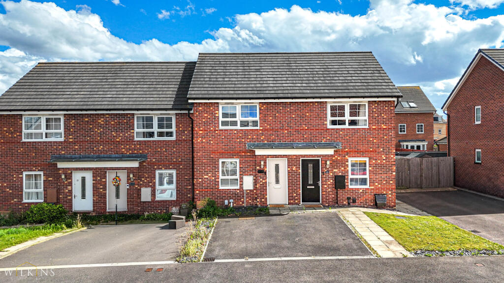 Main image of property: Top Knot Close, Nuneaton, Warwickshire, CV11