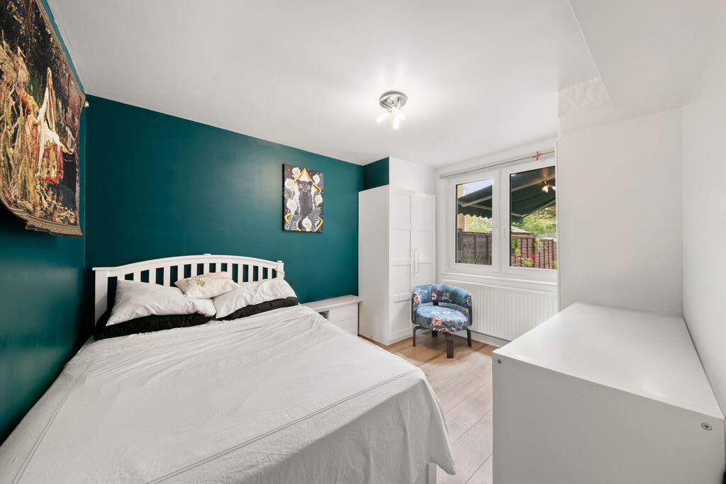Apartment in Southall - View 5