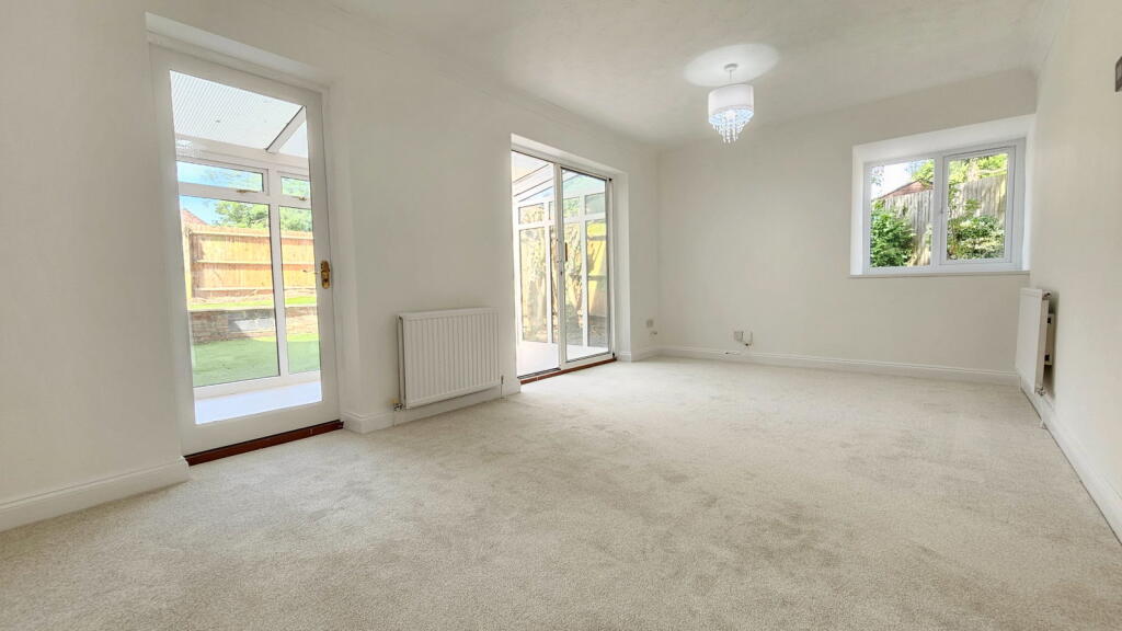 Nideggen Close, Thatcham RG19 4HS - View 2