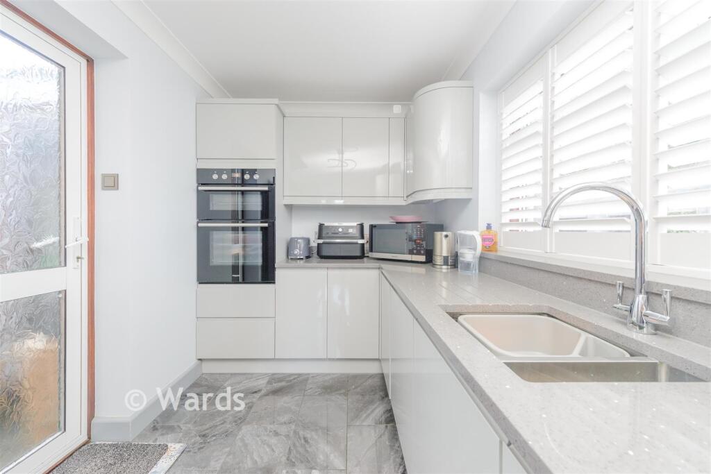 Nurstead Avenue, Longfield, Kent photo 3