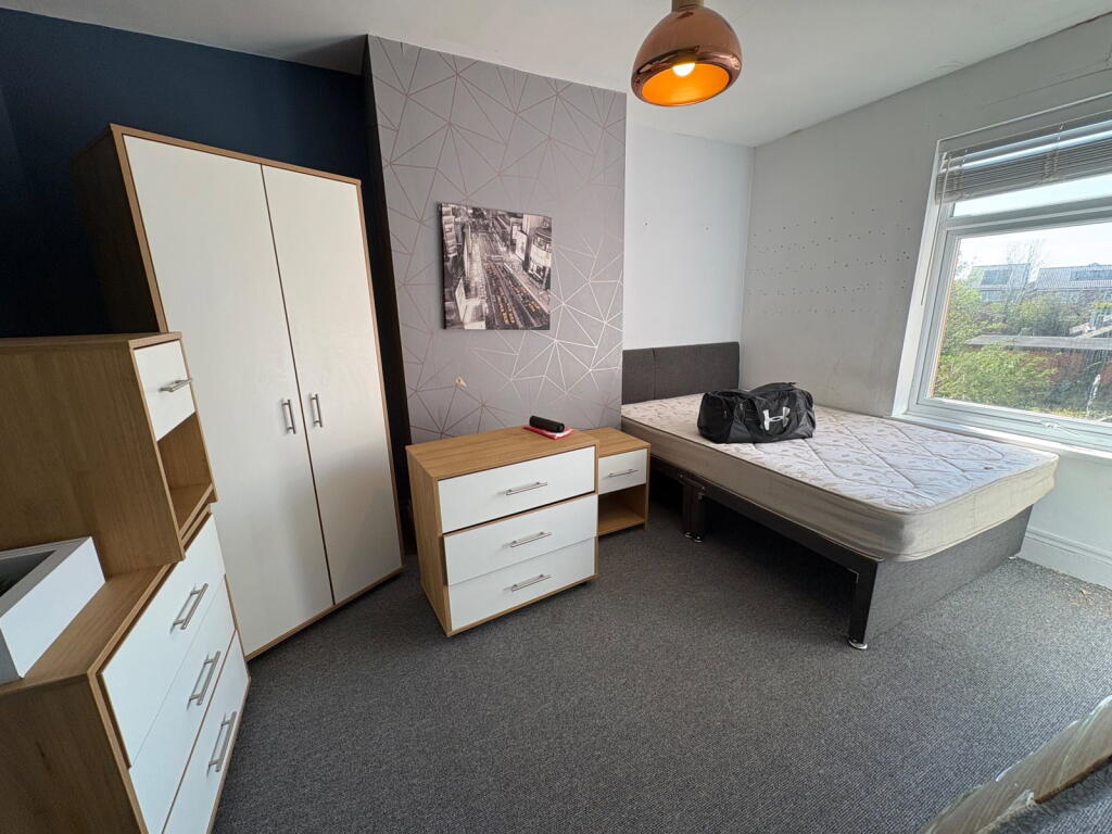 House in Ashfield, Sutton in Ashfield, Nottinghamshire - View 4