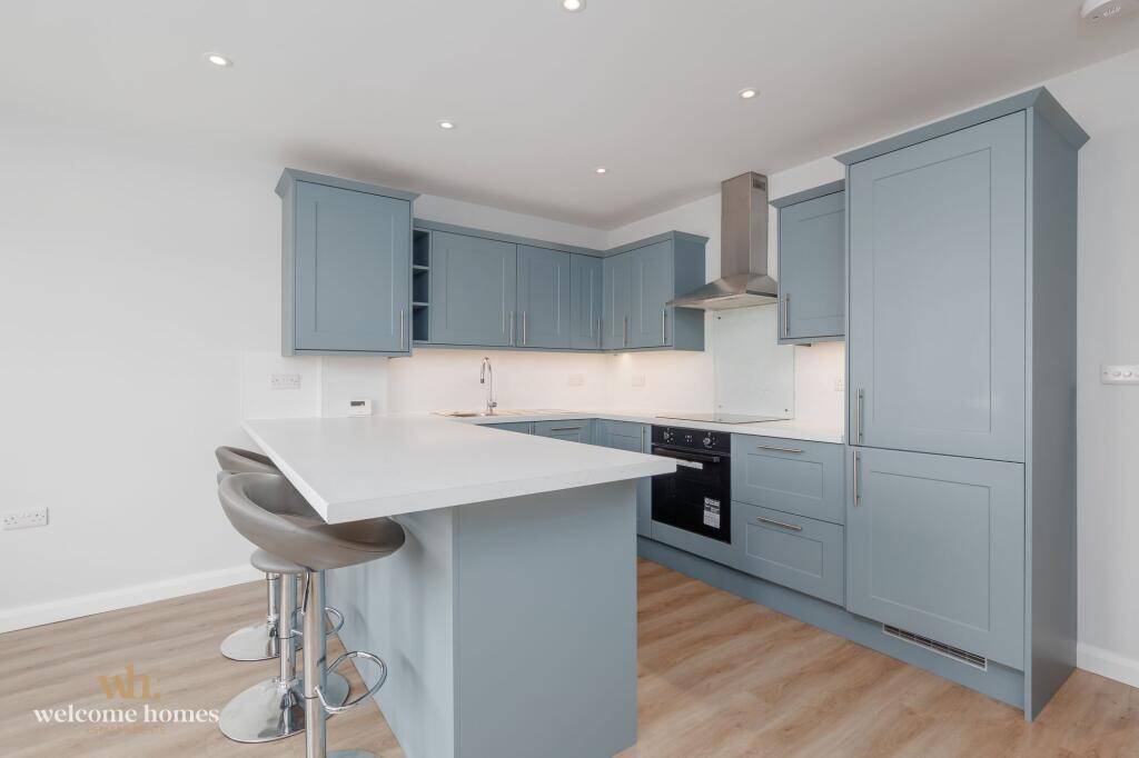 Apartment in Christchurch, Iford, Bournemouth - View 5